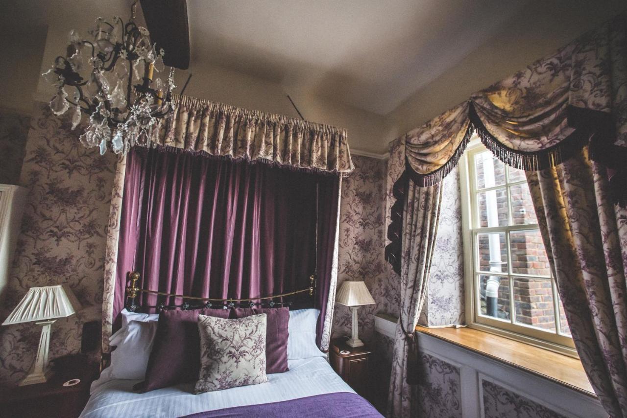 Bed and Breakfast Jeakes House Rye Esterno foto The bedroom of the Old Vicarage