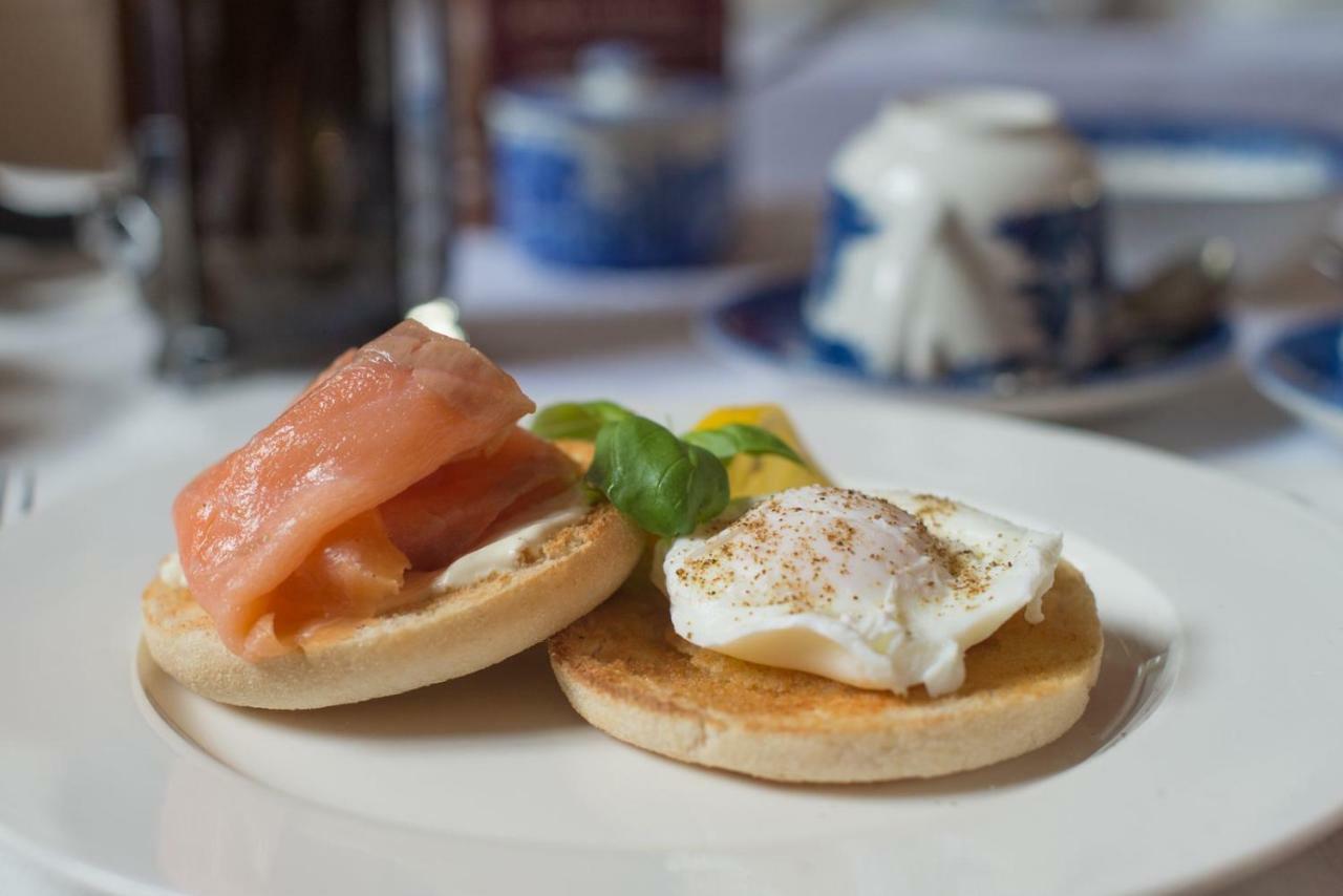 Bed and Breakfast Jeakes House Rye Esterno foto Salmon and egg on a muffin