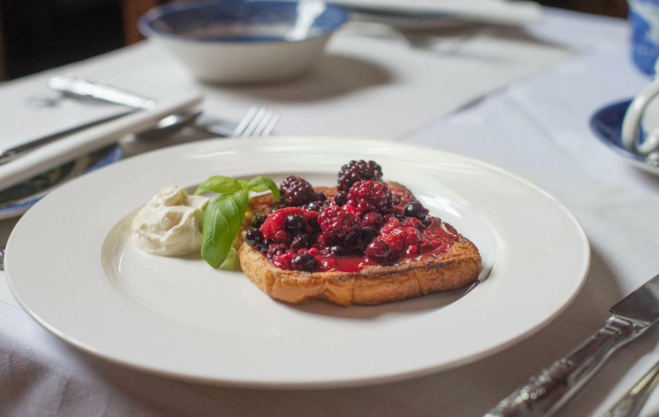 Bed and Breakfast Jeakes House Rye Esterno foto A plate of toast with jam
